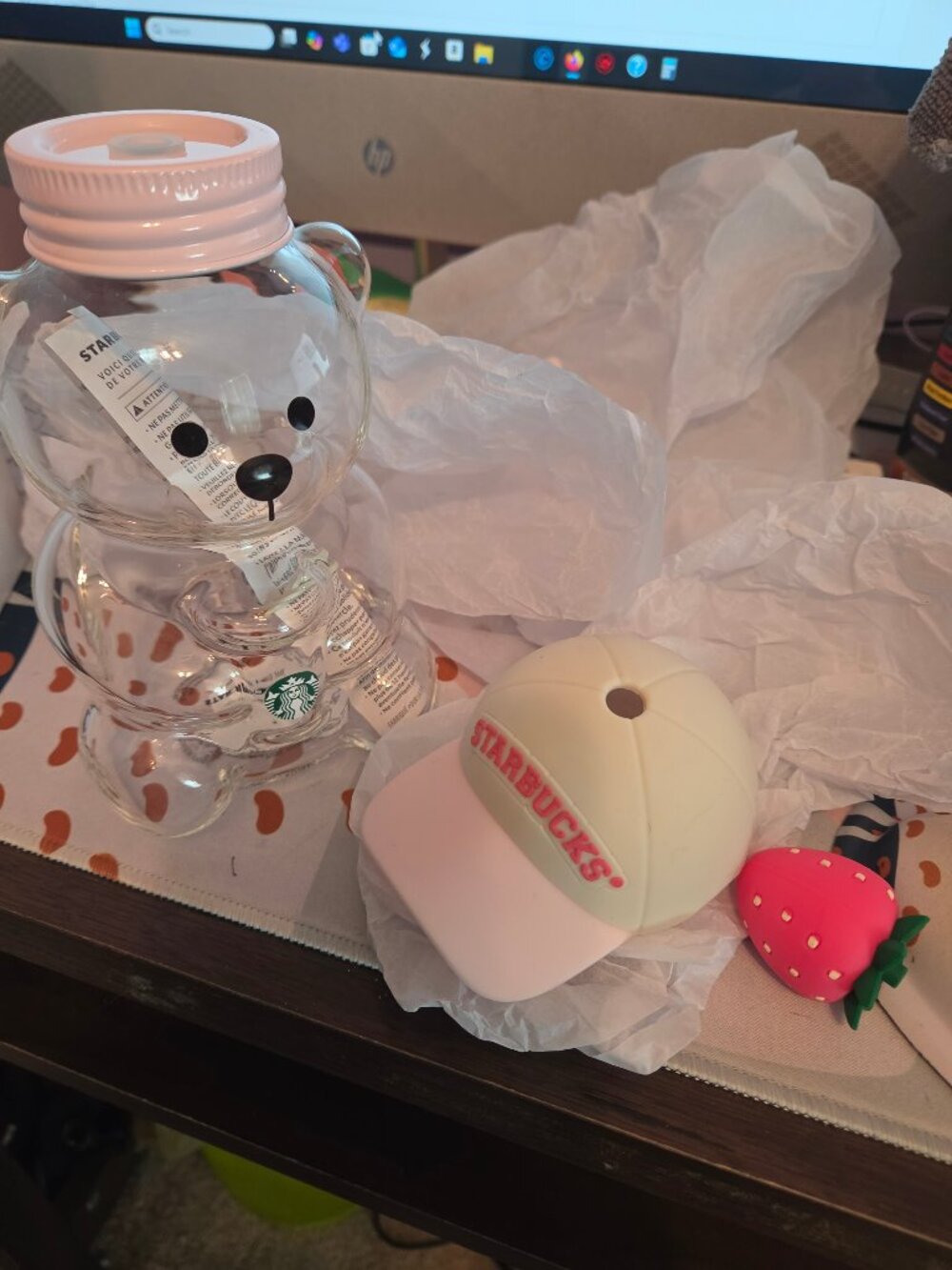 Strawberry Starbucks 2026 Bearista Glass Bear Limited Edition NWT & Box Bundle - Picture 5 of 13